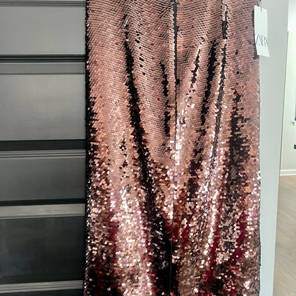 Zara Sequin Skirt in Rose Goldish Dark Maroon. - Picture 2 of 9